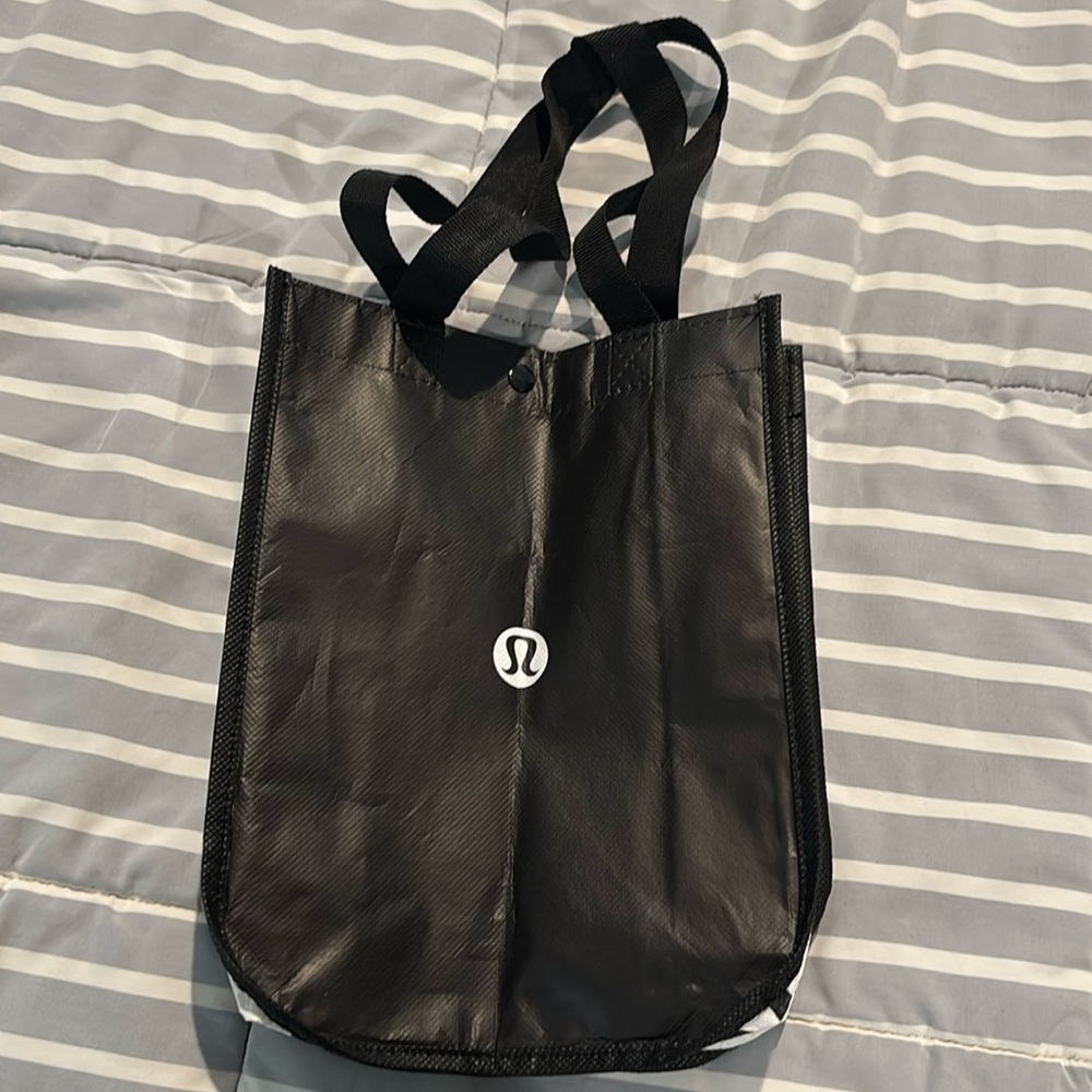 Lululemon shopping tote bag
